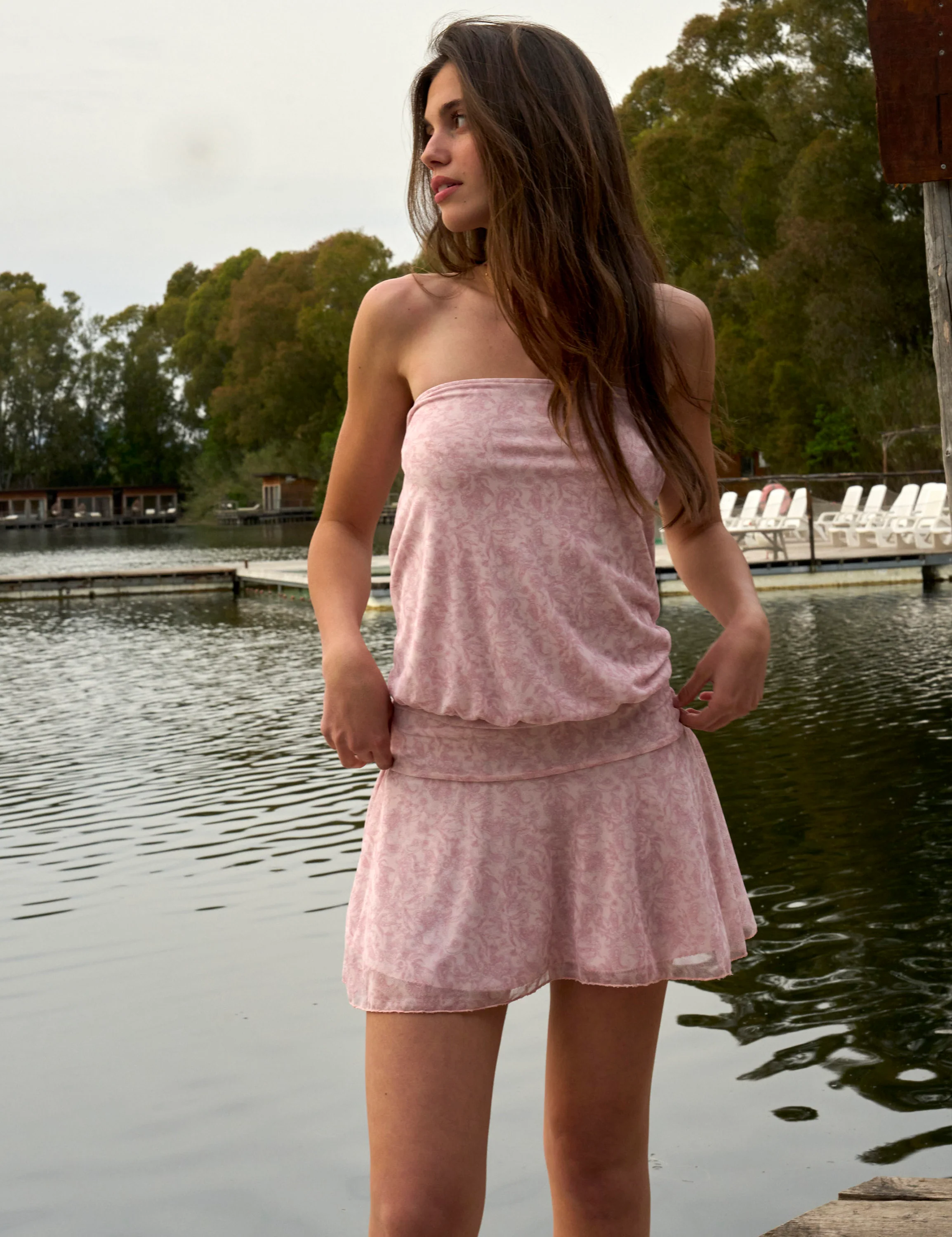 Vestito rosa a fascia con stampa floreale