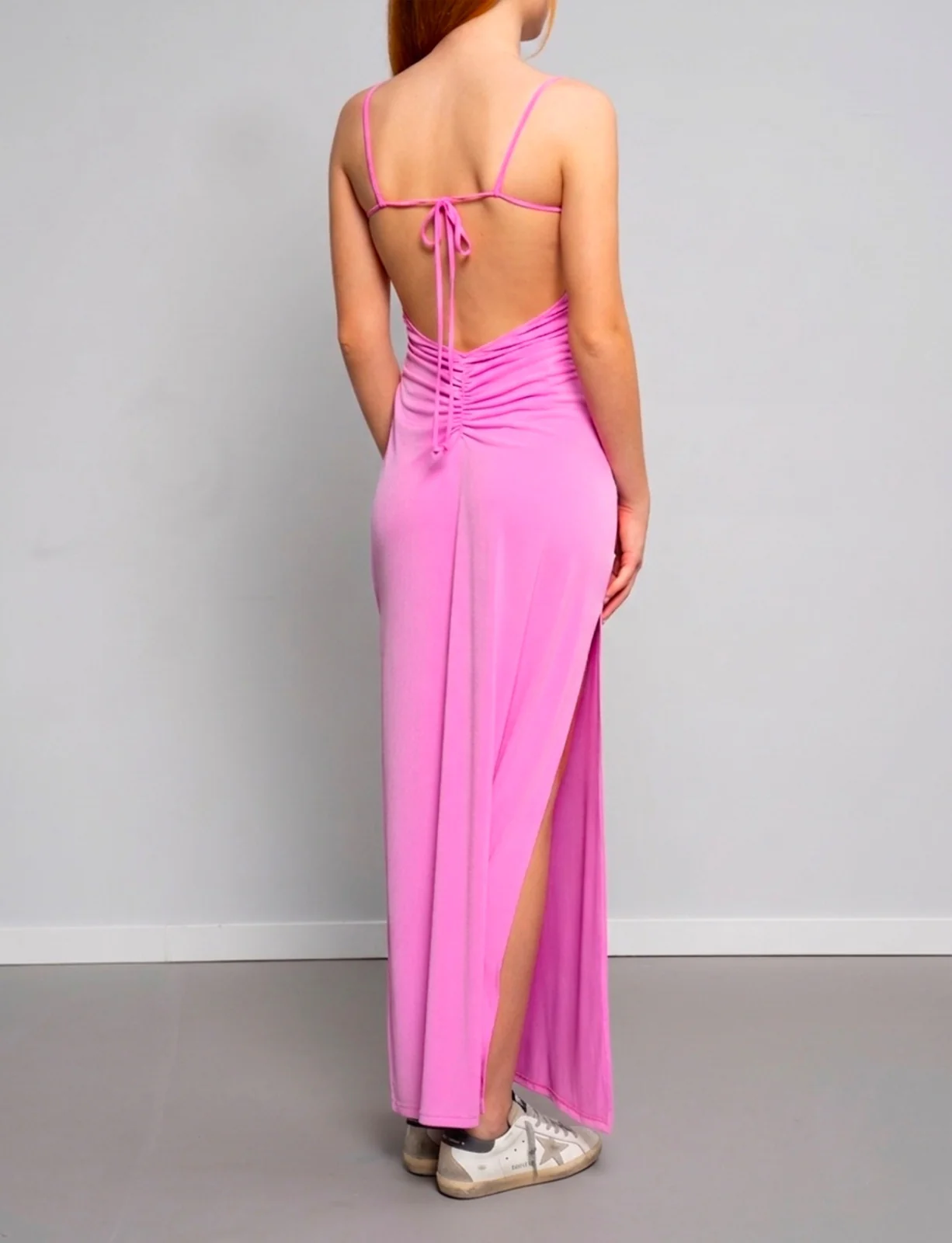 Vestito lungo fucsia con schiena scoperta - Image 2