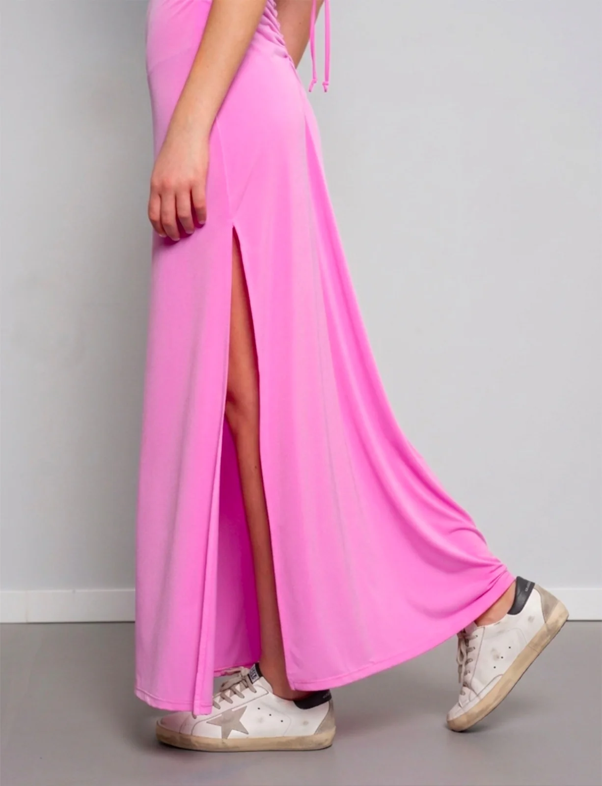Vestito lungo fucsia con schiena scoperta - Image 3