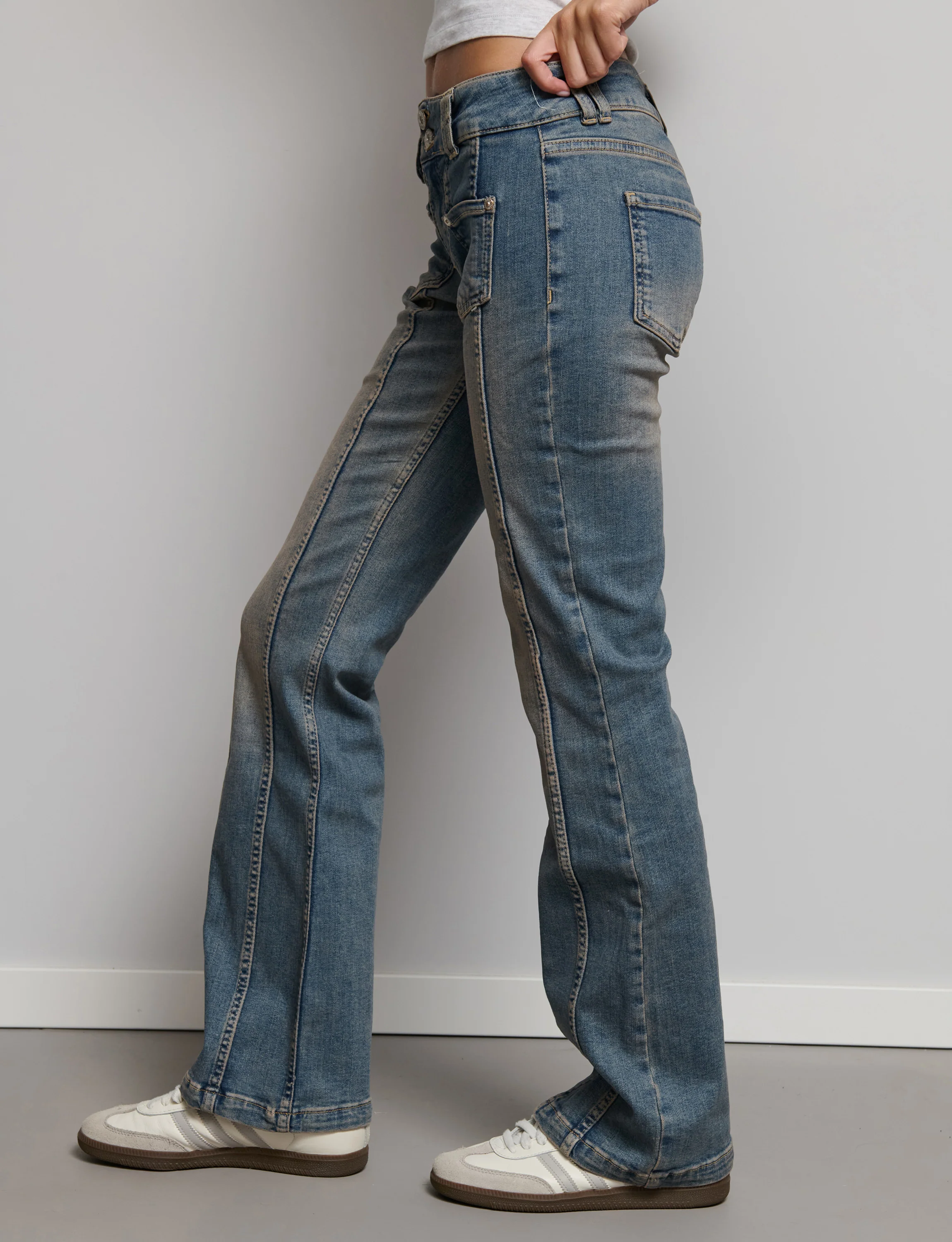 Jeans a zampa con doppio bottone - Image 3