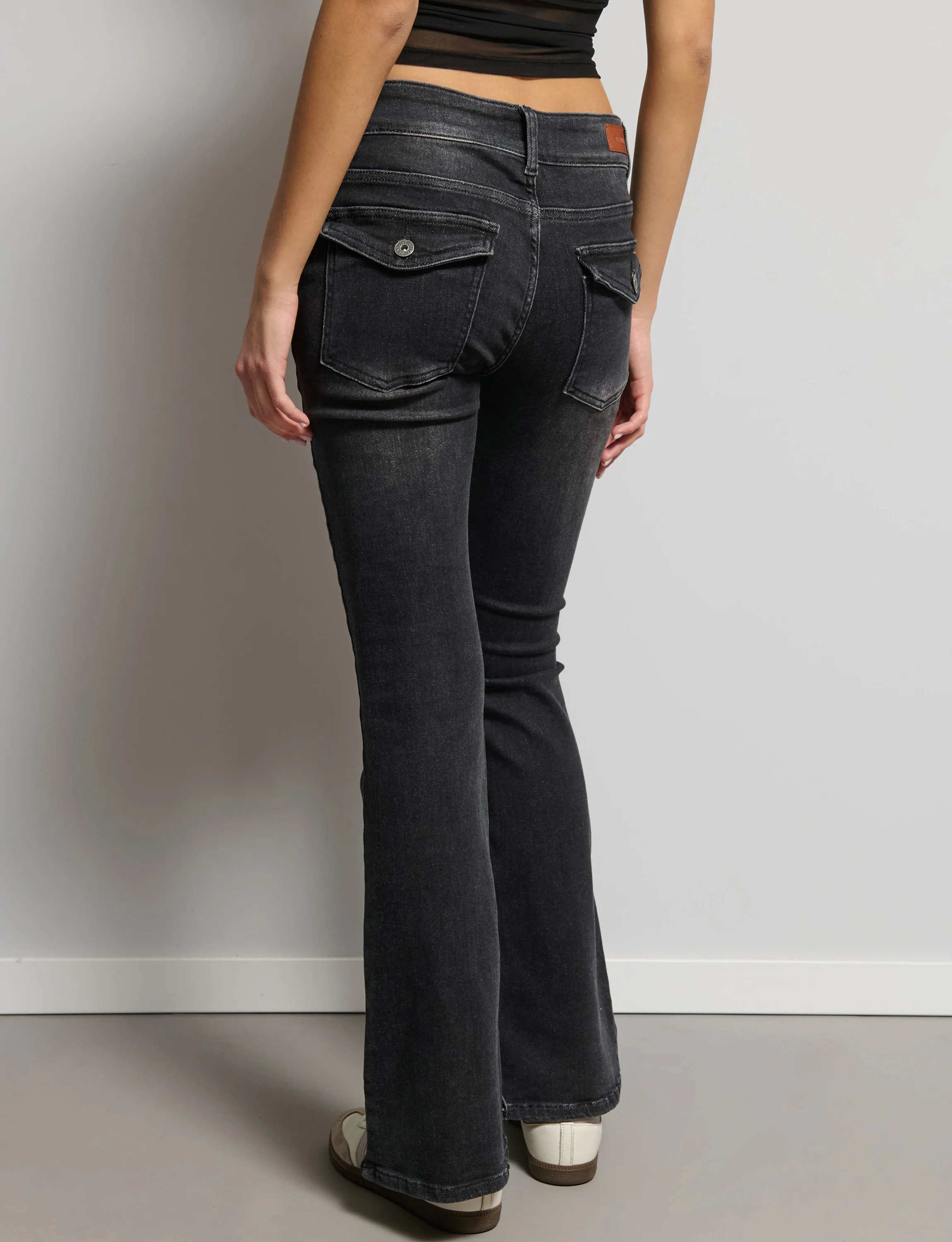 Jeans a zampa con doppio bottone - Image 3