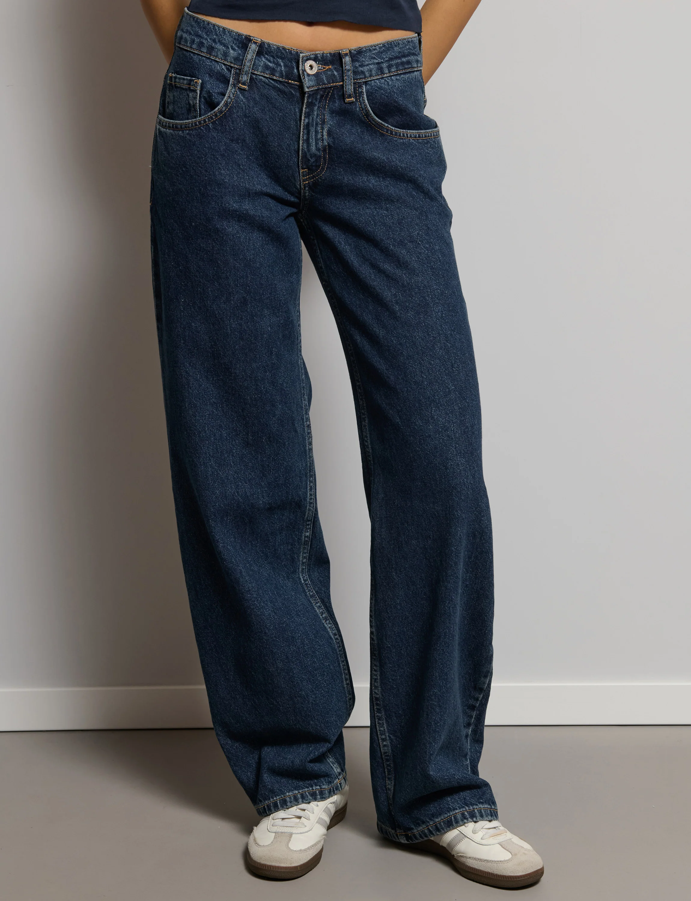 Jeans con ali paillettes - Image 3