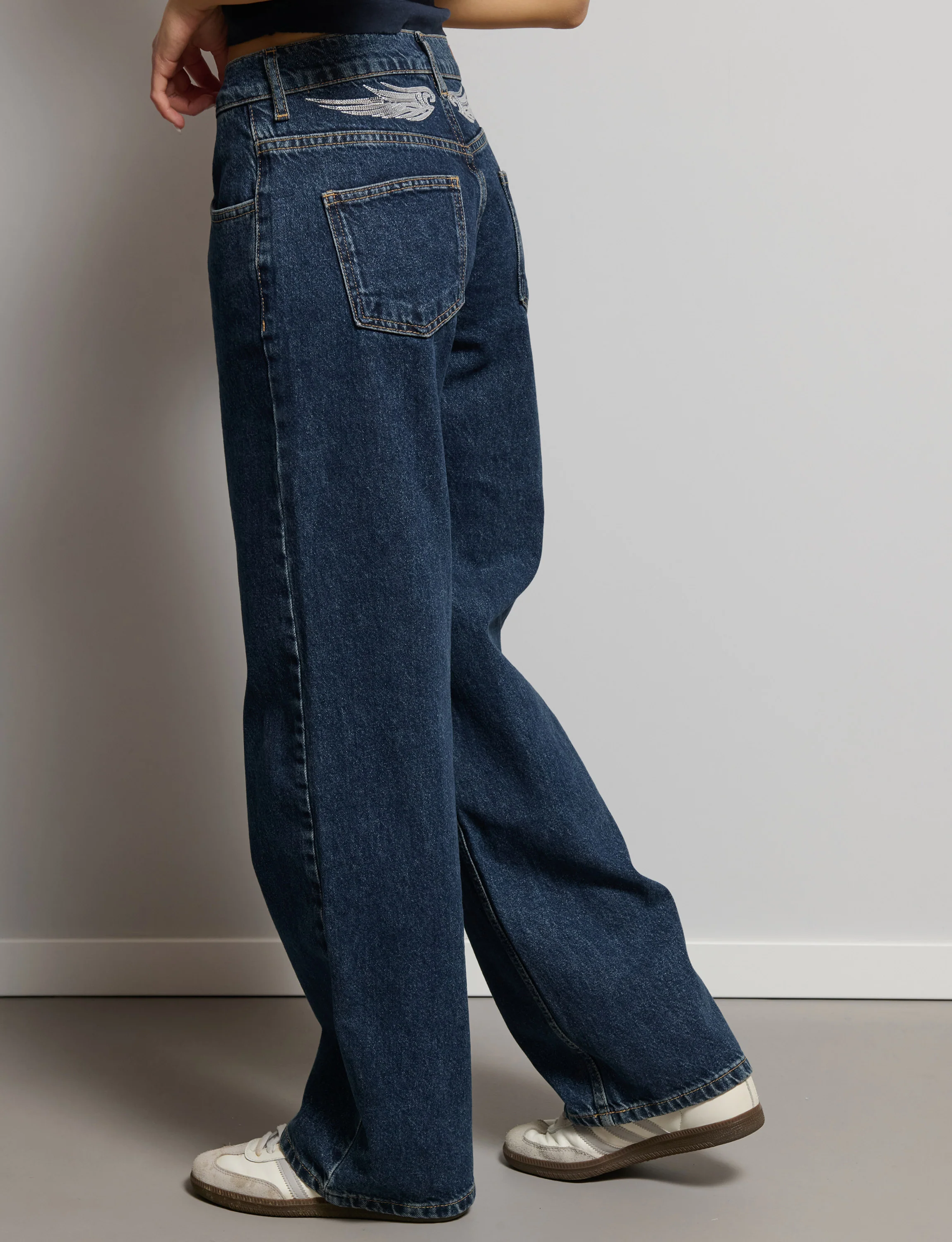 Jeans con ali paillettes - Image 4