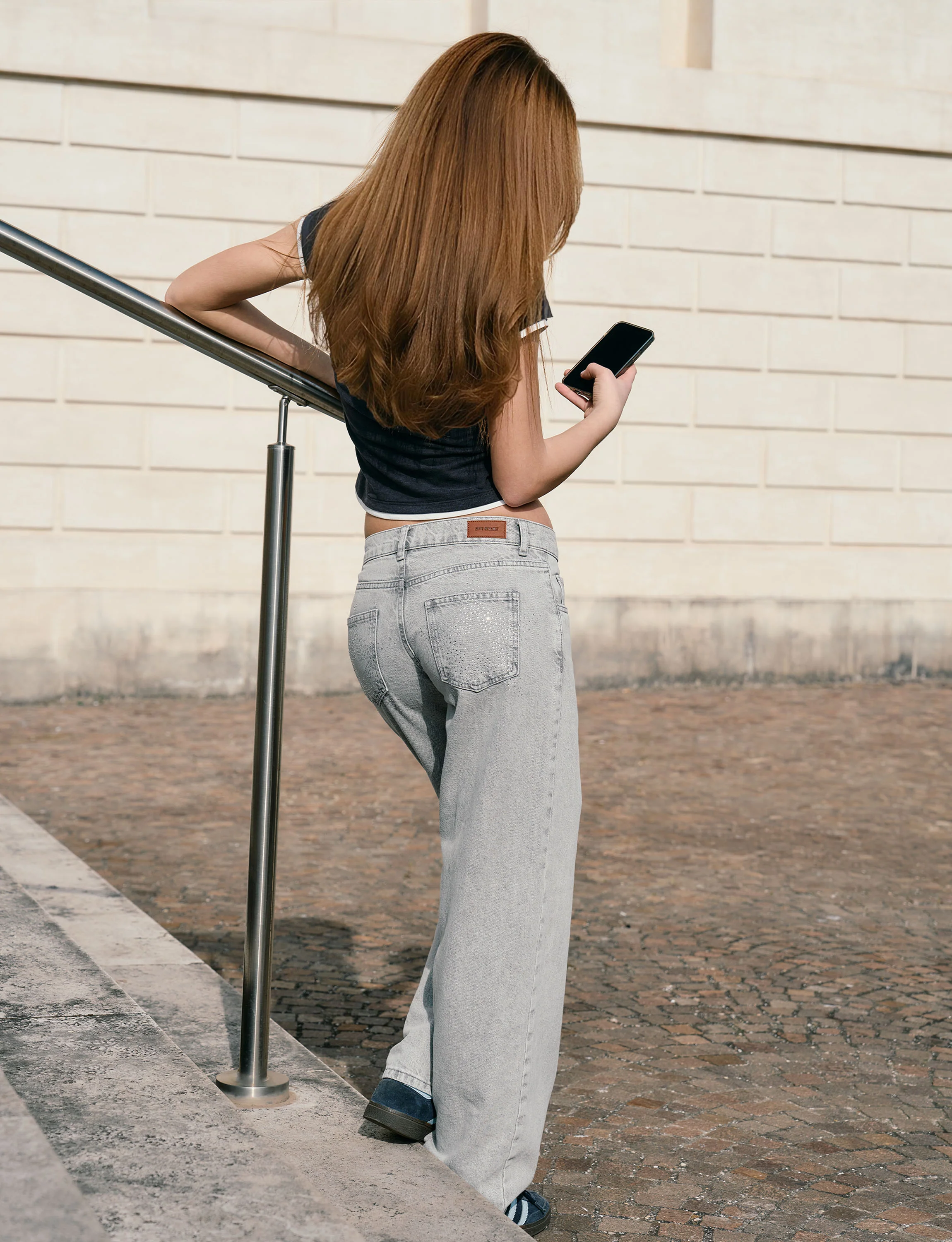 Jeans dritto con strass - Image 5
