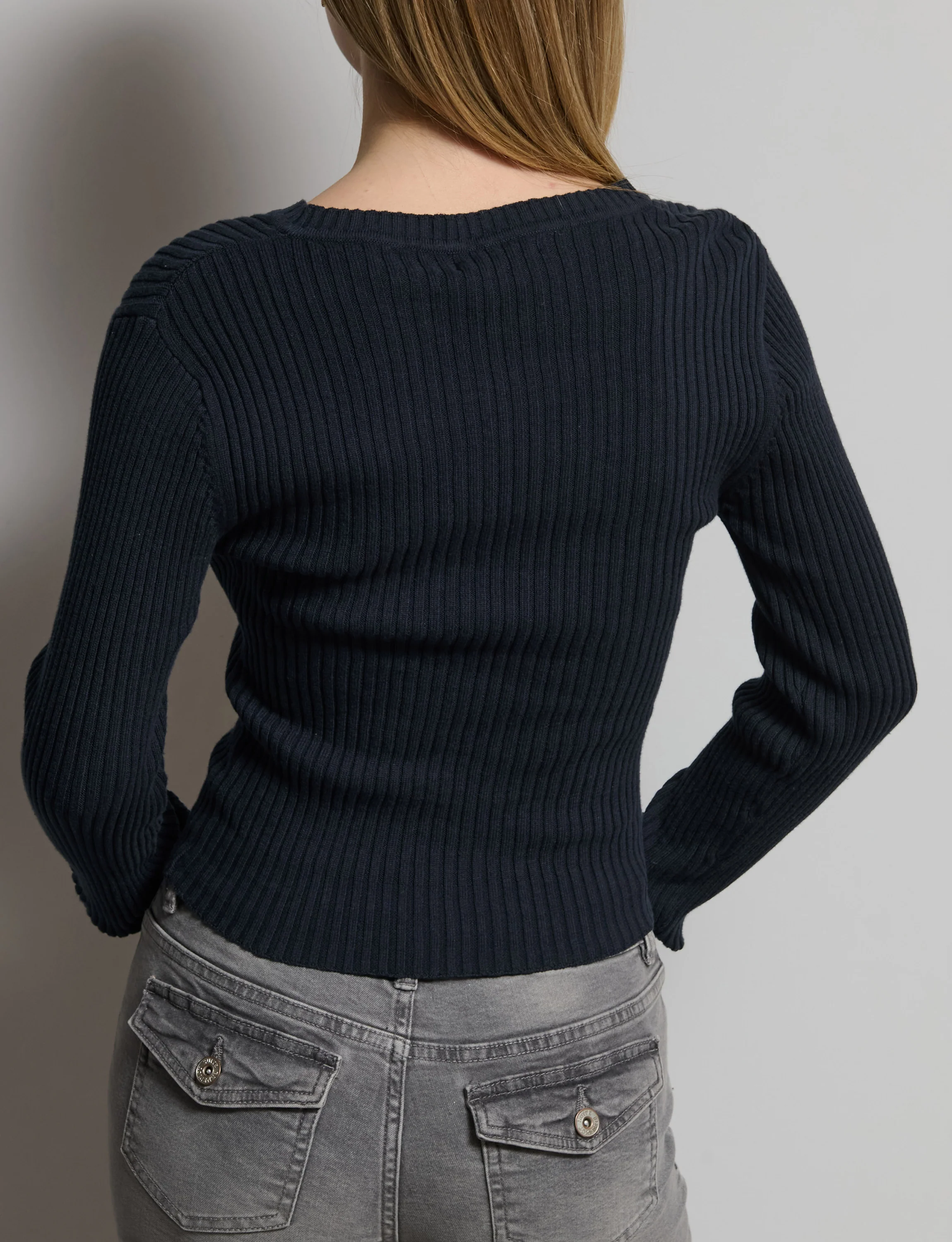 Maglia a costine con scollo a V - Image 3