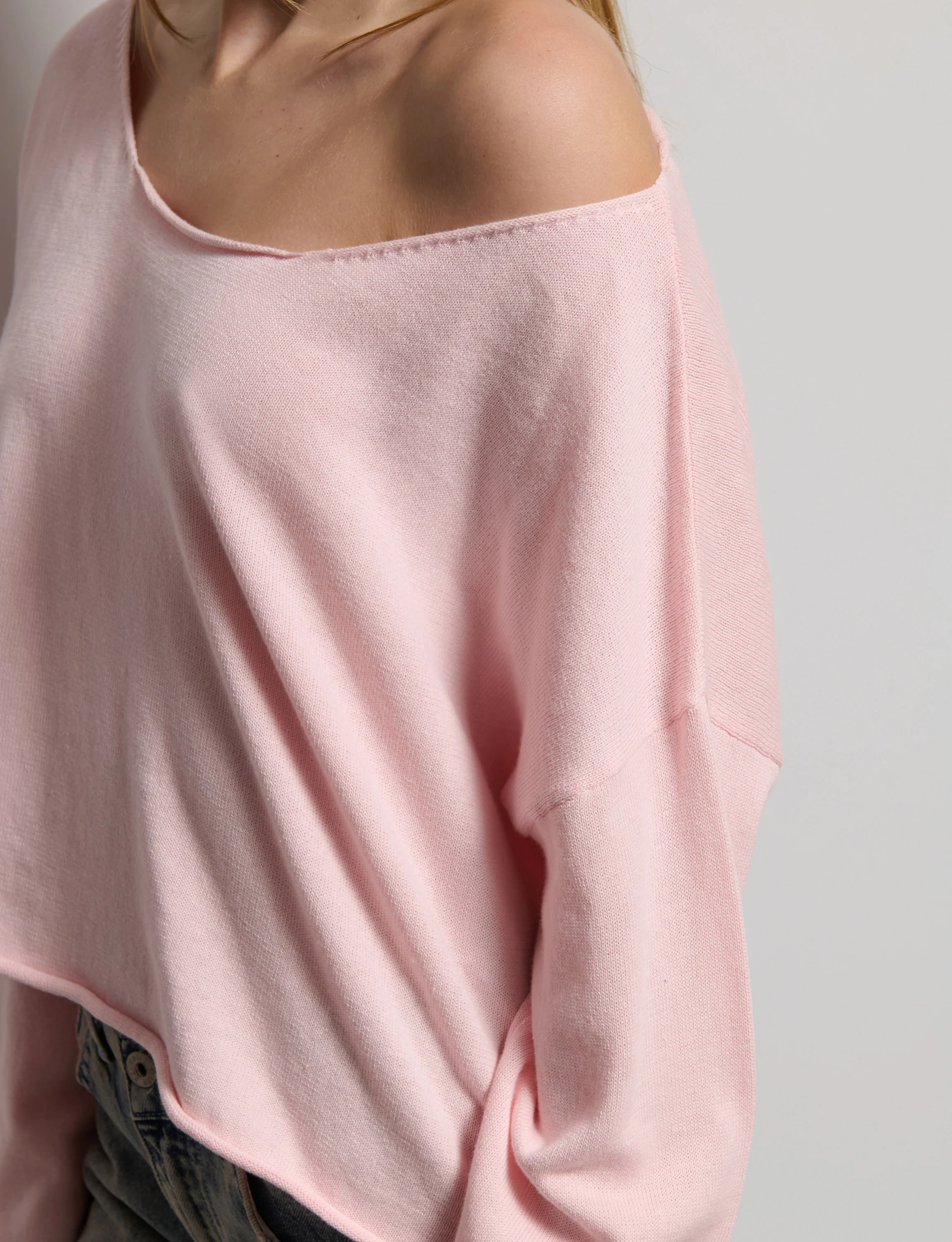 Maglia con spalle scoperte - Image 2
