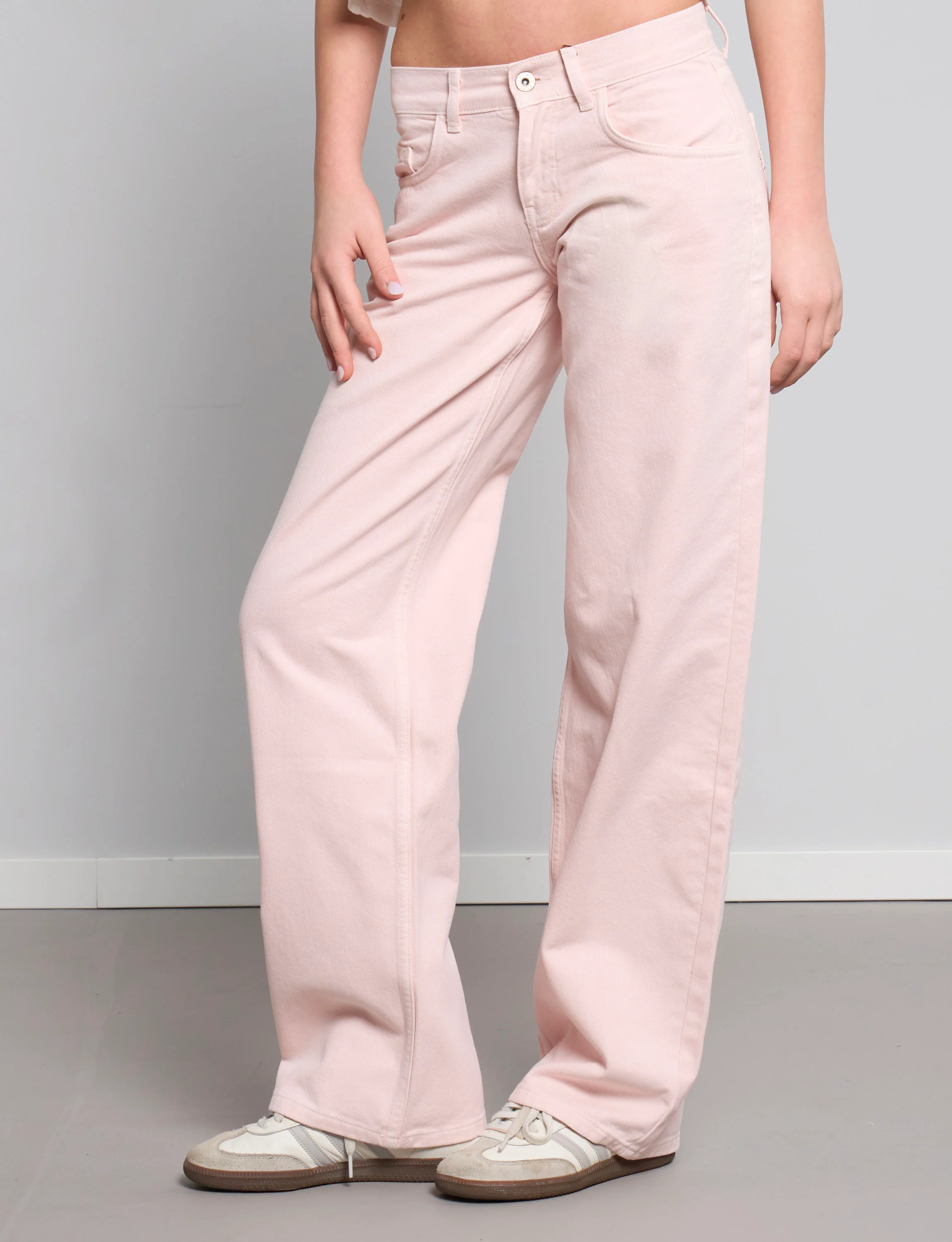 Pantalone rosa straight con stelle in strass - Image 2