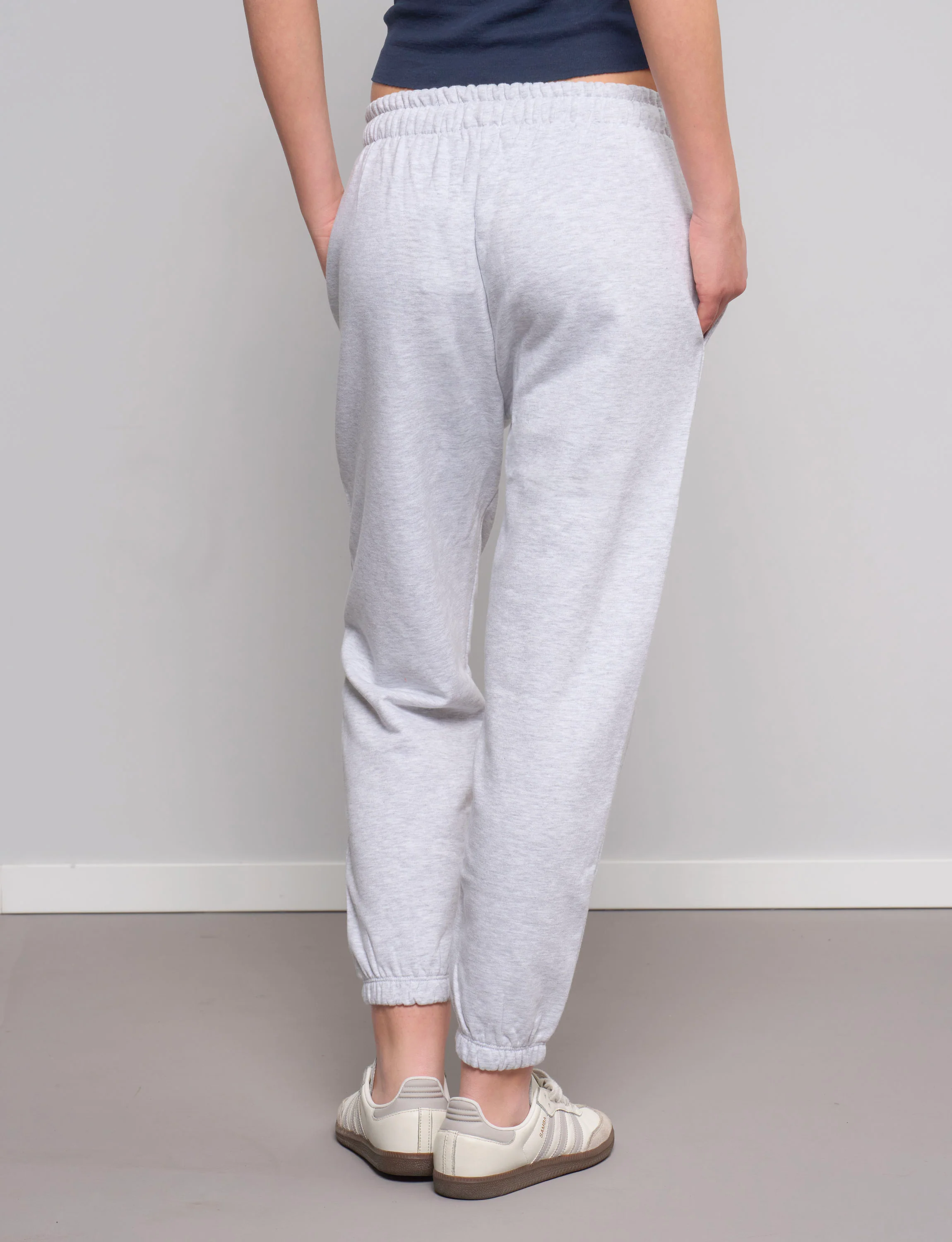 Pantalone grigio in felpa - Image 2