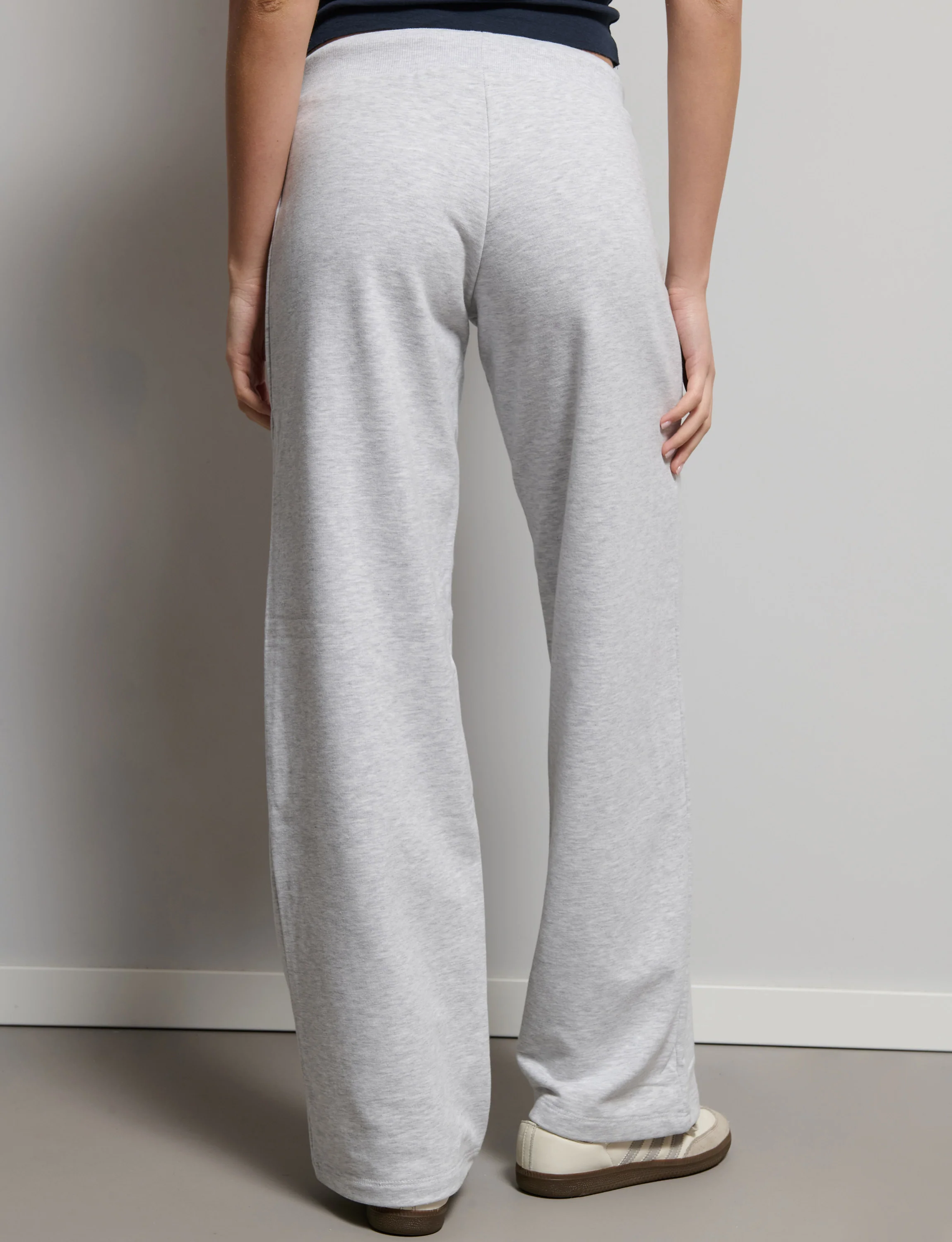 Pantalone tuta grigio con numero 96 - Image 3