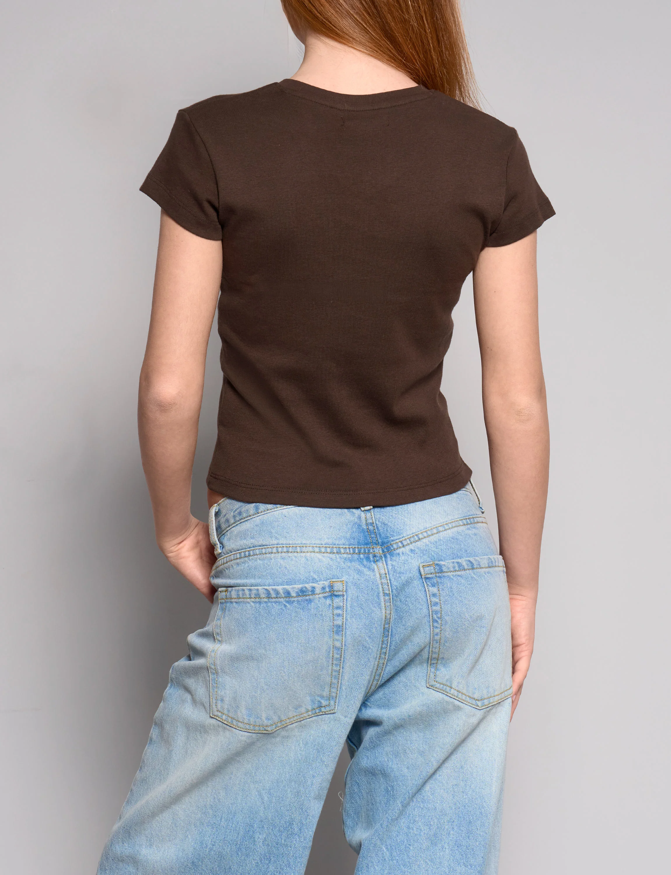 T-shirt marrone con cuore - Image 3