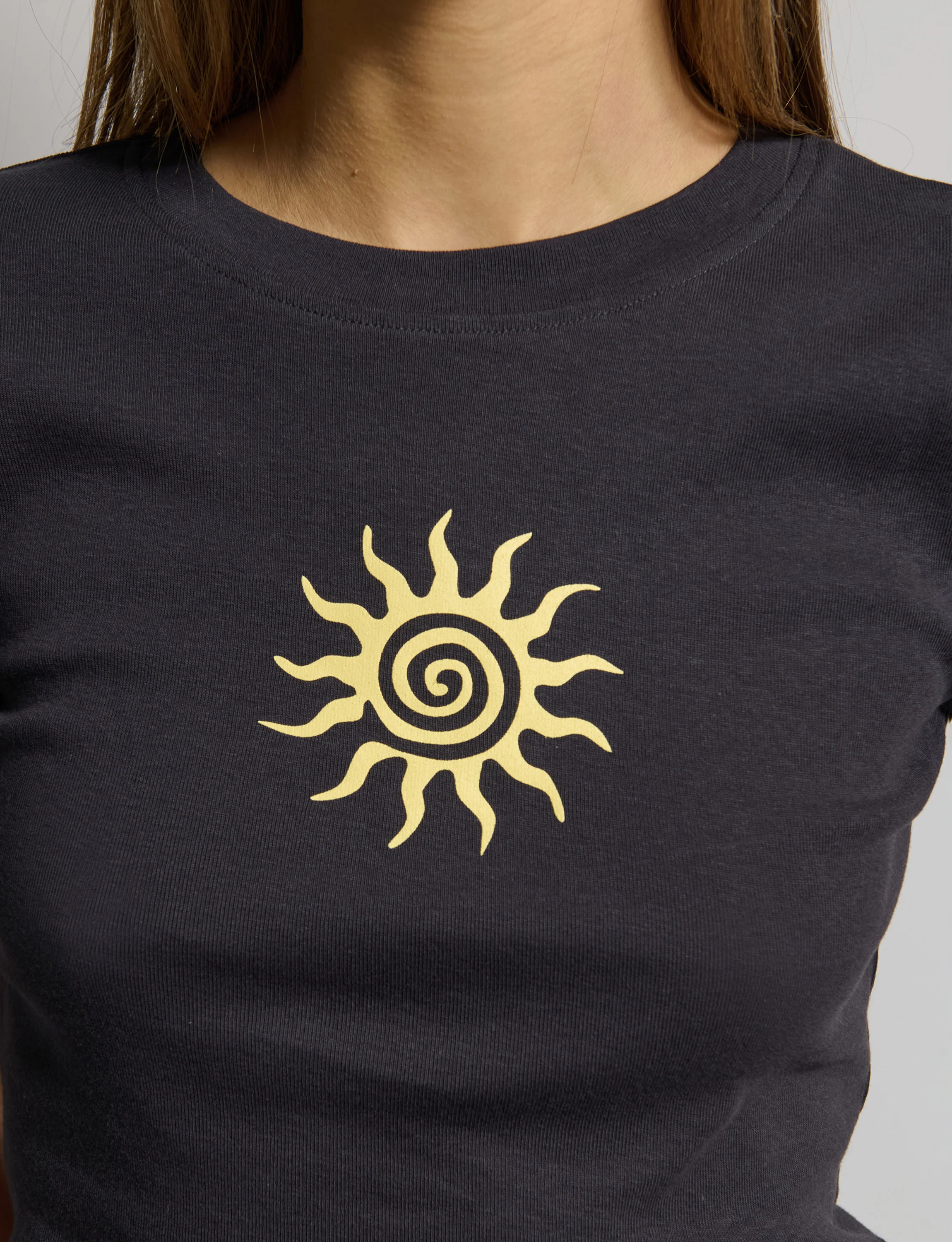 T-shirt blu notte con stampa sole - Image 3