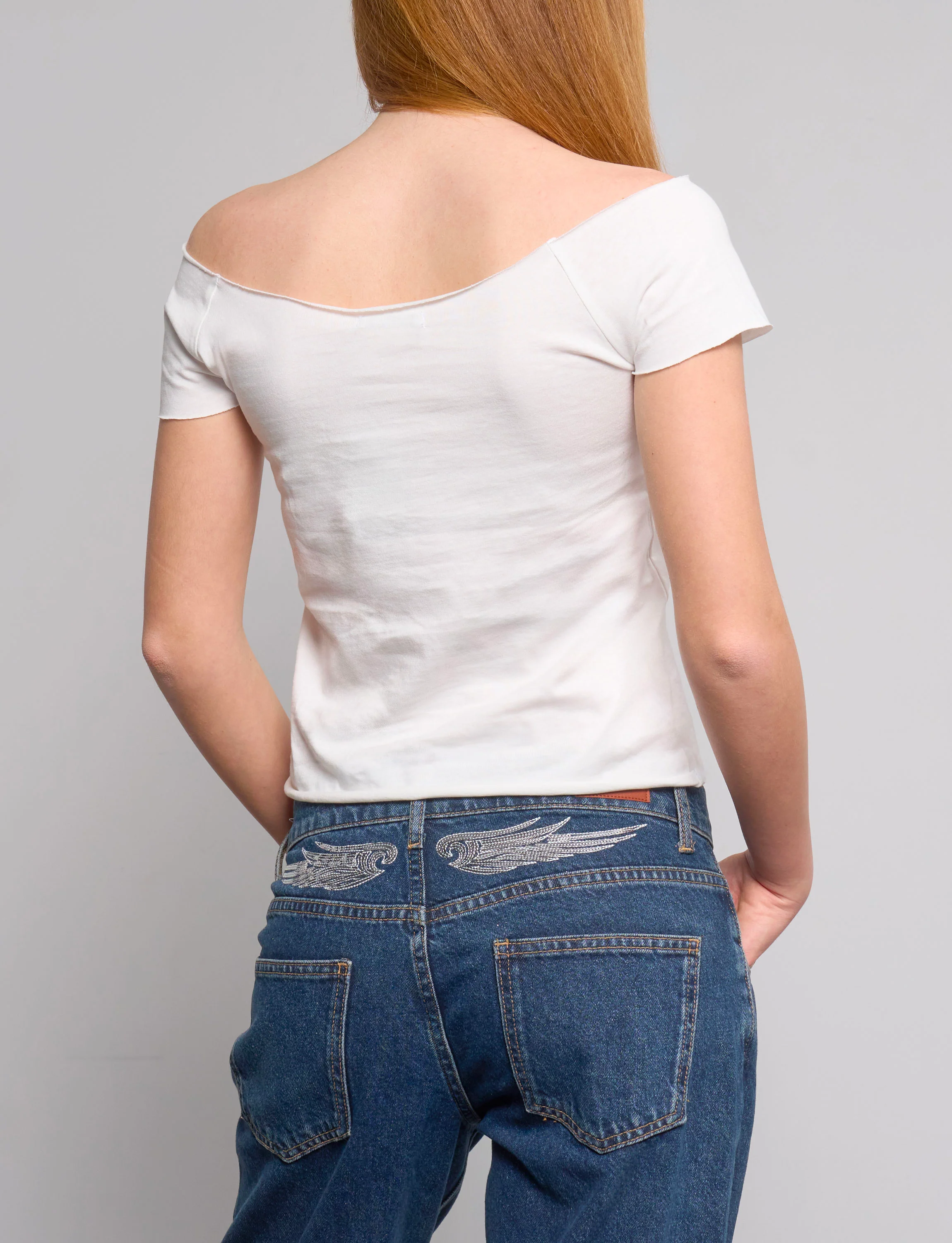 T-shirt a spalle scoperte con scritta “Don‘t Bother Me“ - Image 3