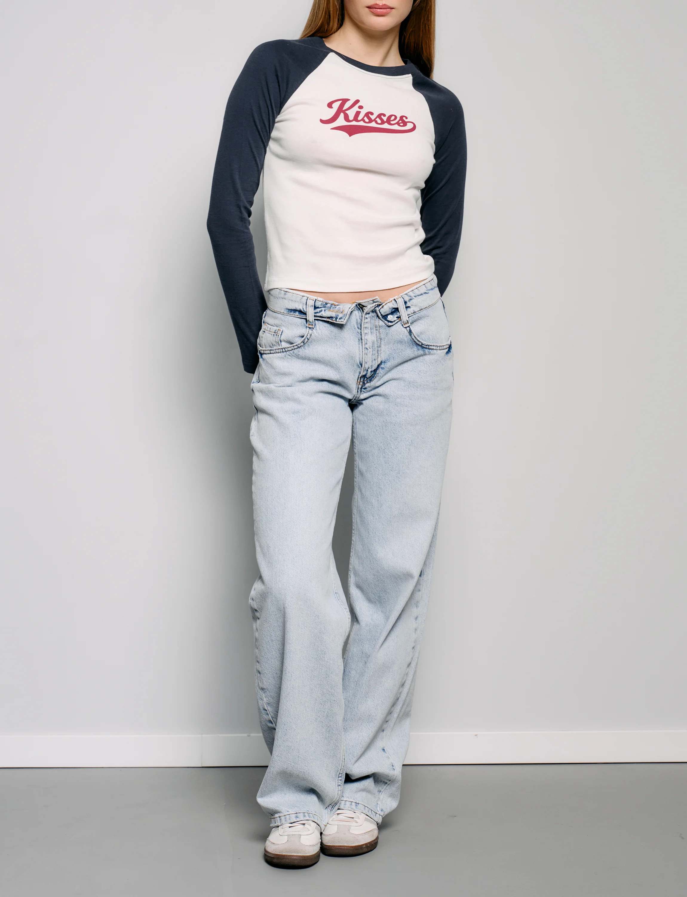T-shirt a manica lunga bicolor “Kisses“ - Image 2