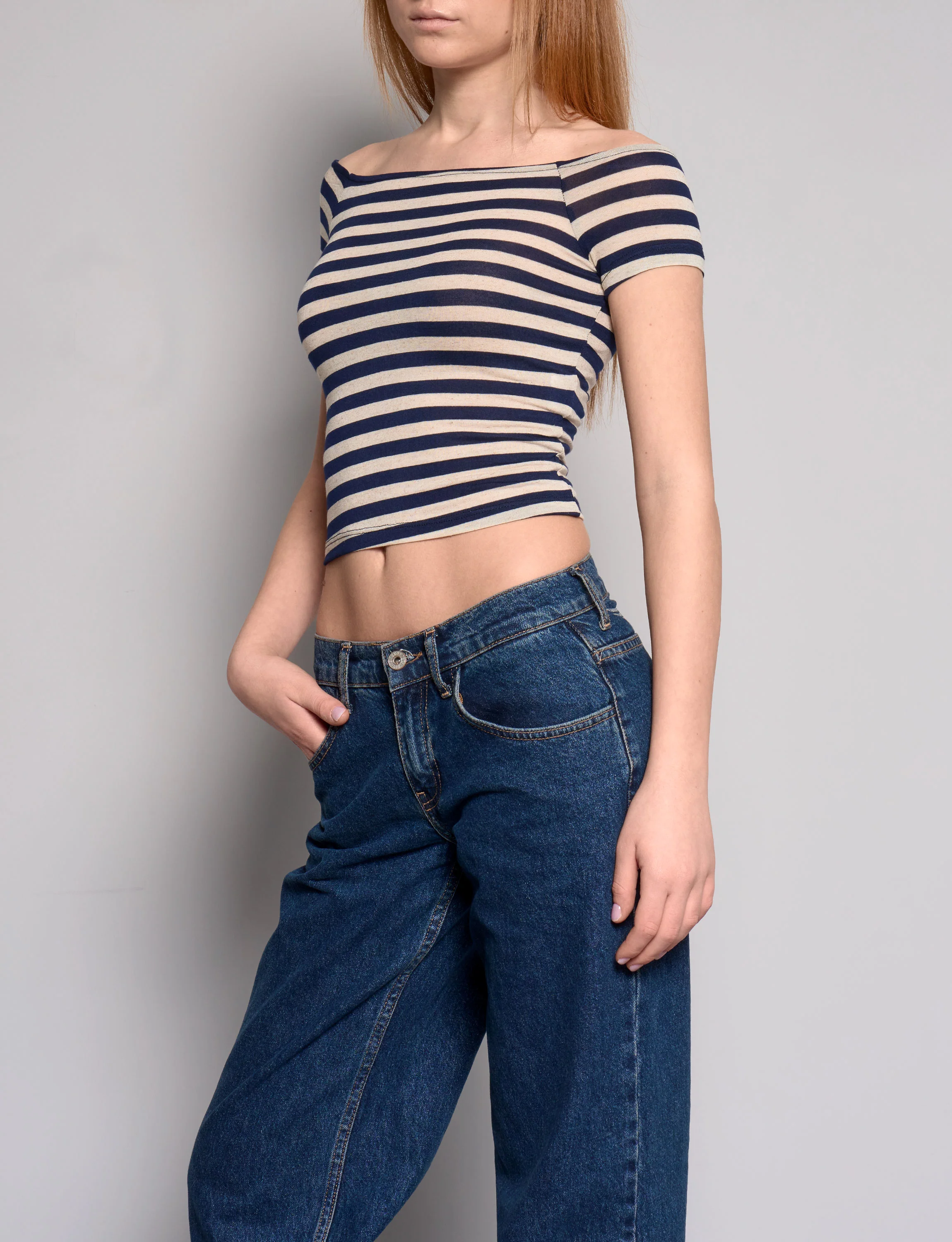Top a righe blu con scollo dritto