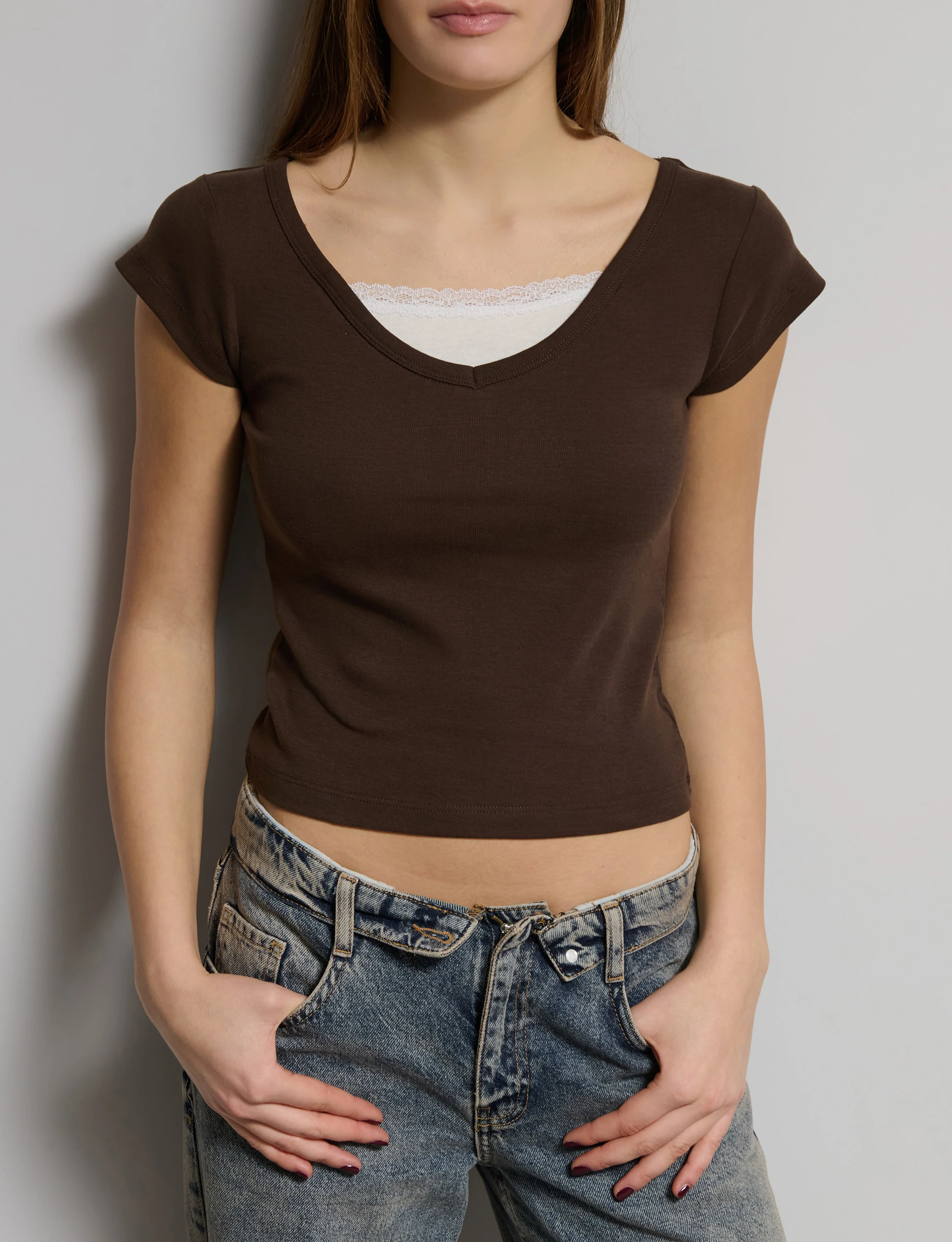 Top doppio marrone con pizzo