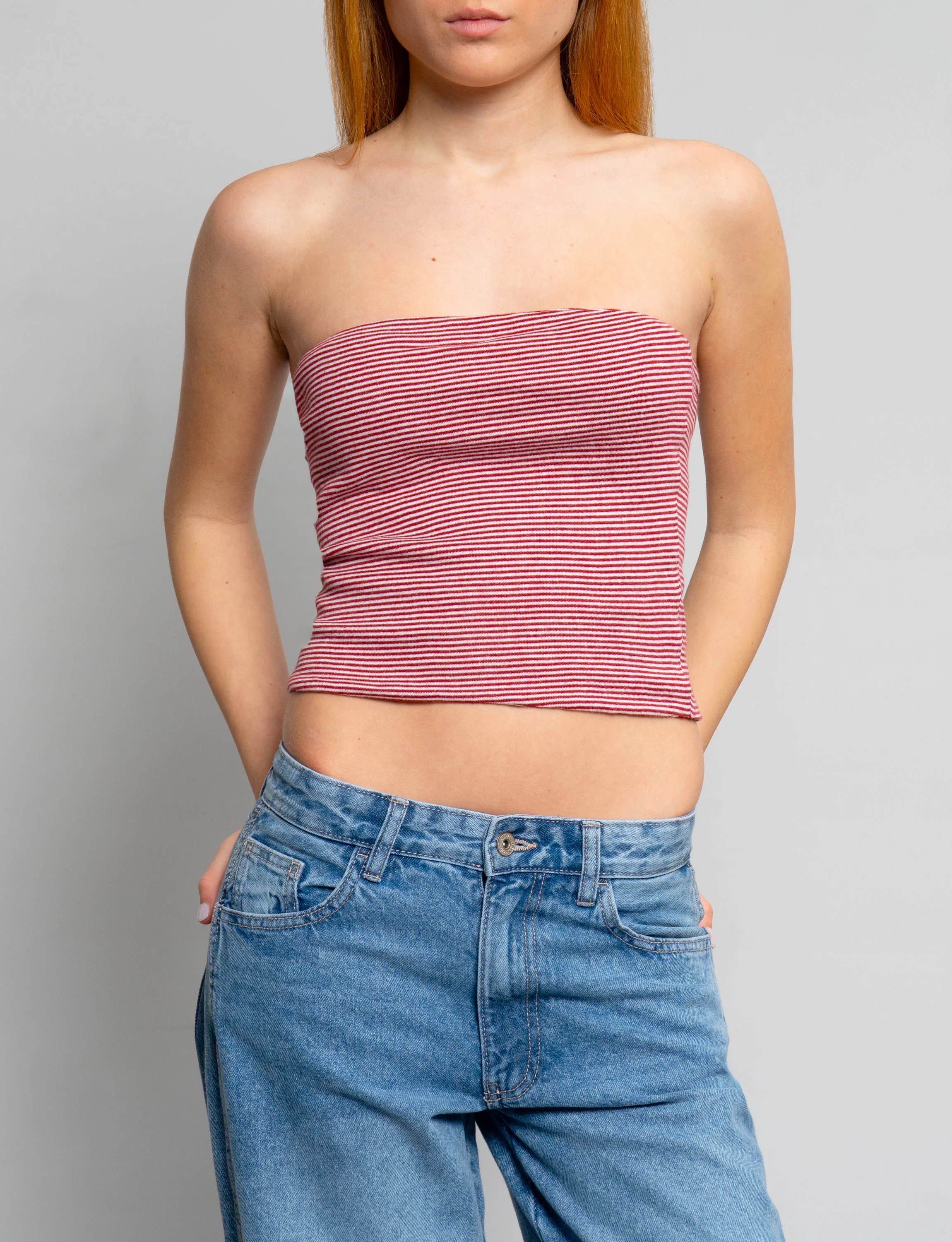 Top a fascia a righe rosse