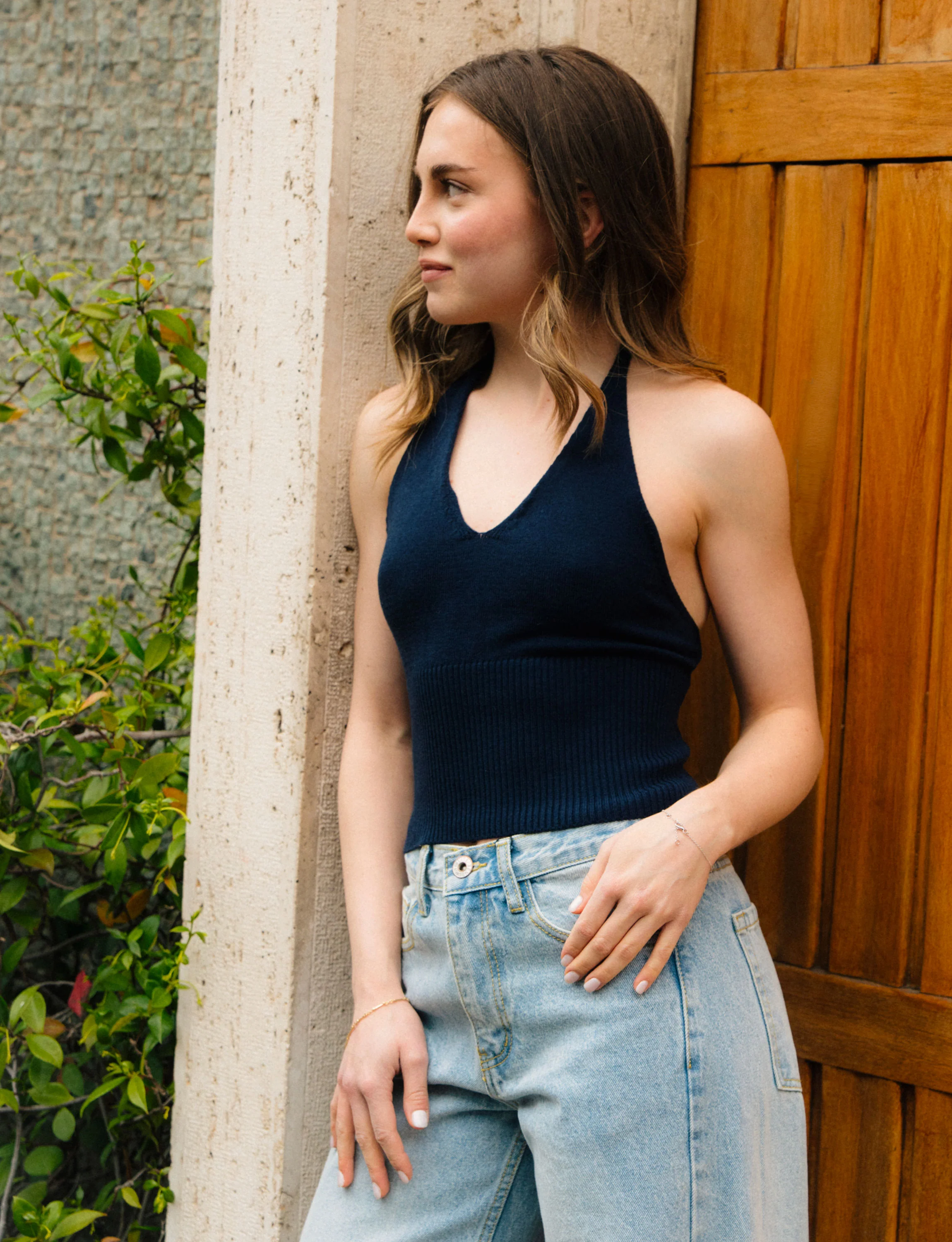 Top blu navy in maglia con schiena scoperta