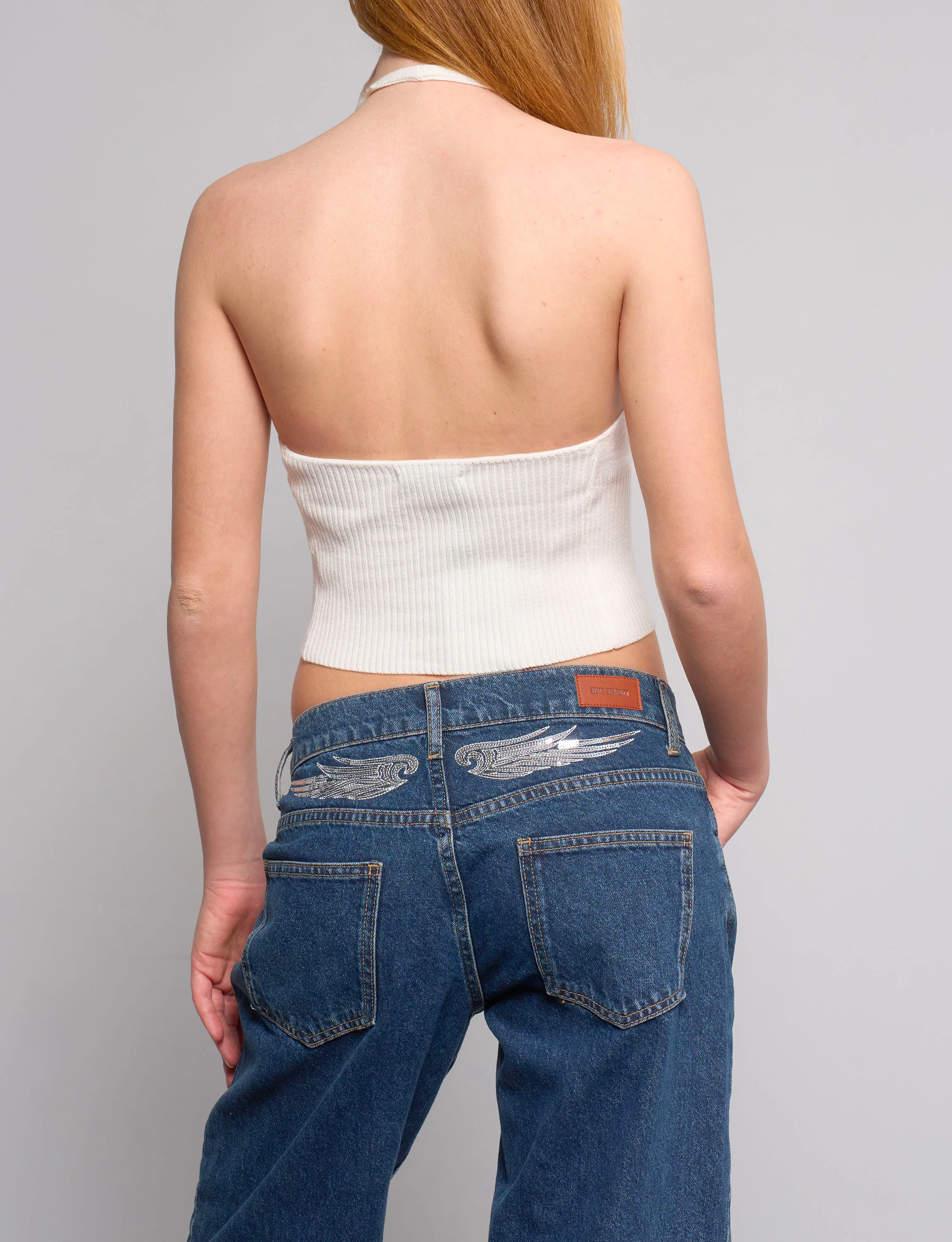 Top bianco in maglia con schiena scoperta - Image 5