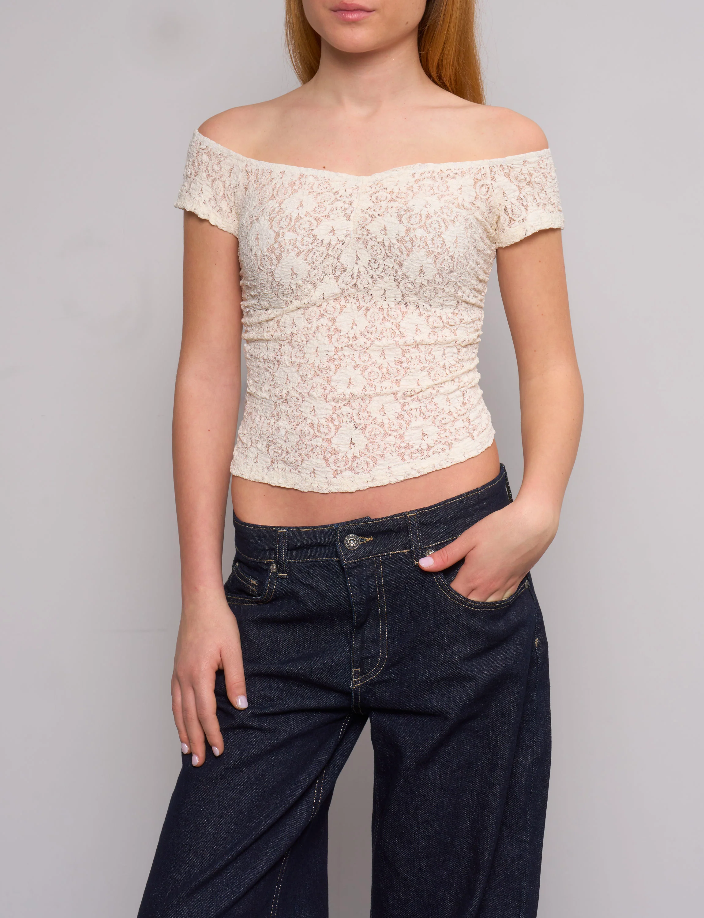 Top panna in pizzo con arricciatura - Image 2