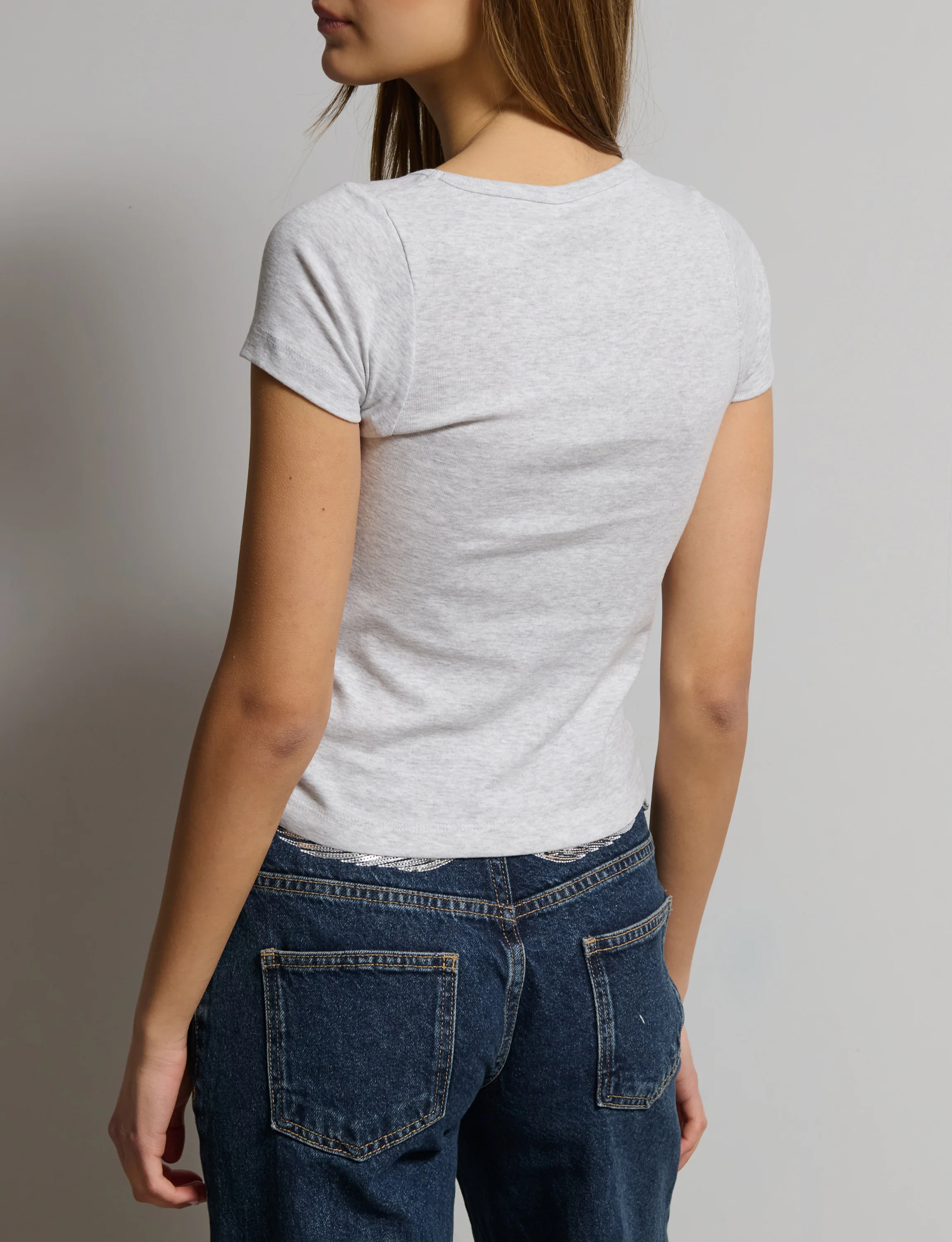 T-shirt grigia a scollo tondo - Image 3